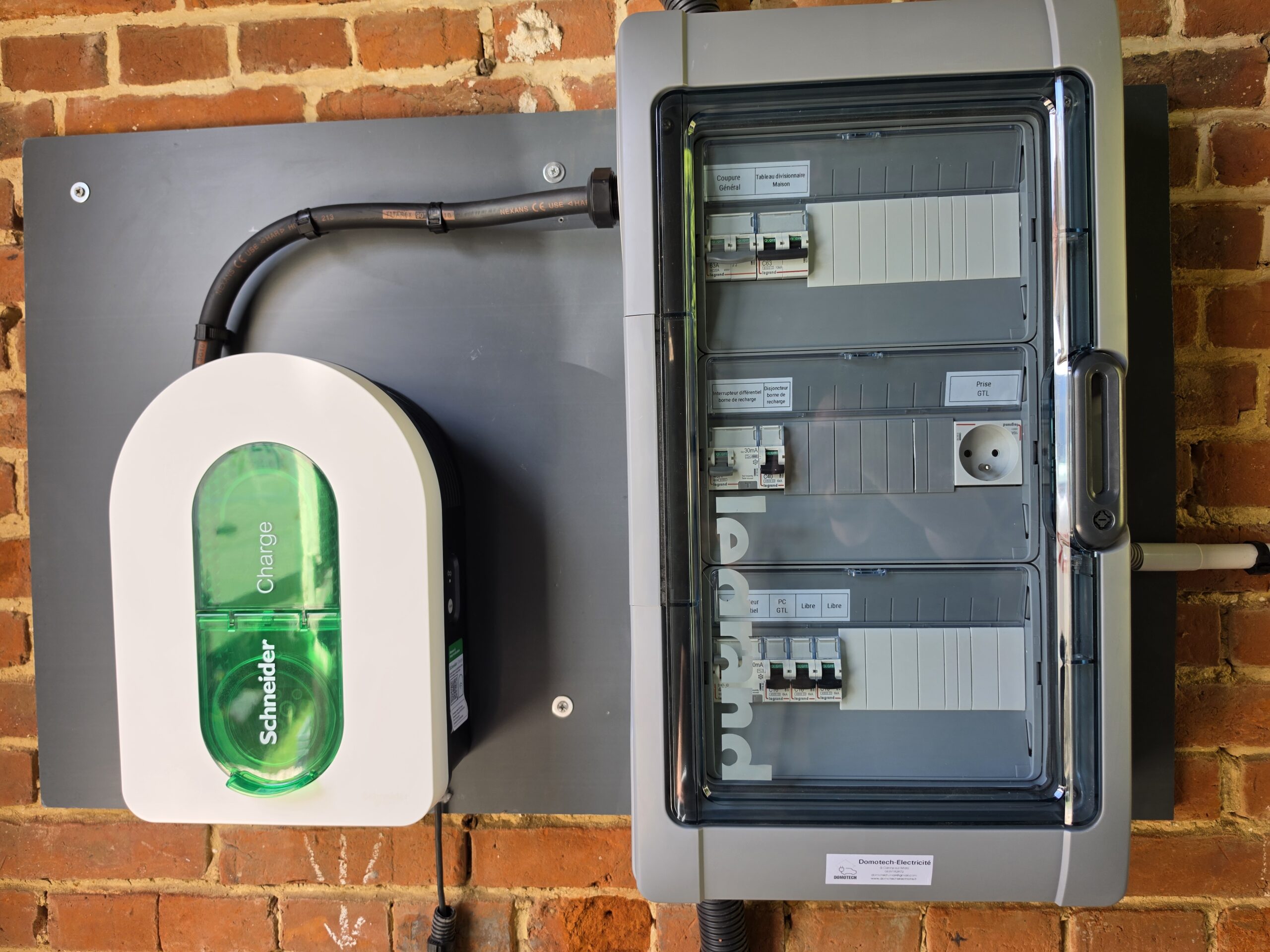 Borne Schneider et protections électriques installées par Domotech